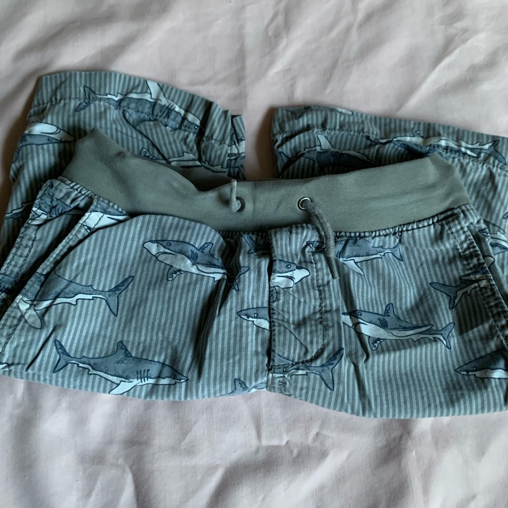 Used clothes - Picture 2 of 2